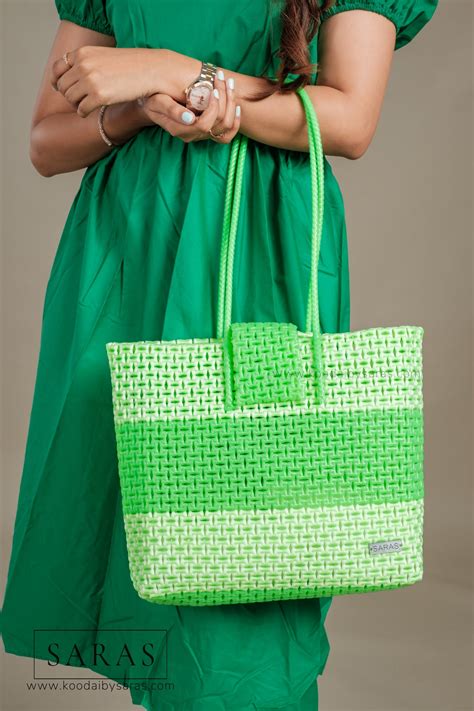 Parrot Green Tote Koodai - With Flap Closure – SARAS