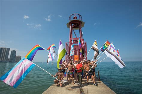 Chicago dancer reveals his go-to nightlife spots from good eats to gay ...