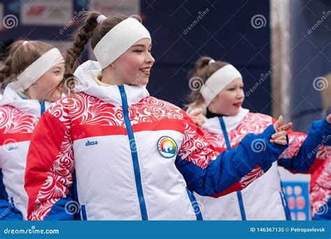 Expression Performance of Pretty Girls of Dance Group in Clothes with ...