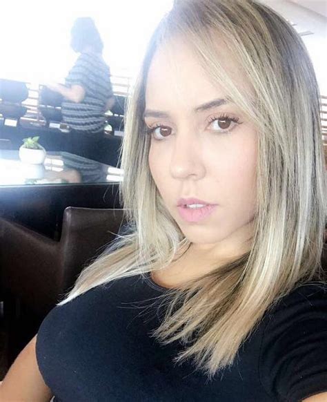 Mulher Melão diz que está sendo vítima de golpe do 'nudes' na web | Rio de Janeiro | G1