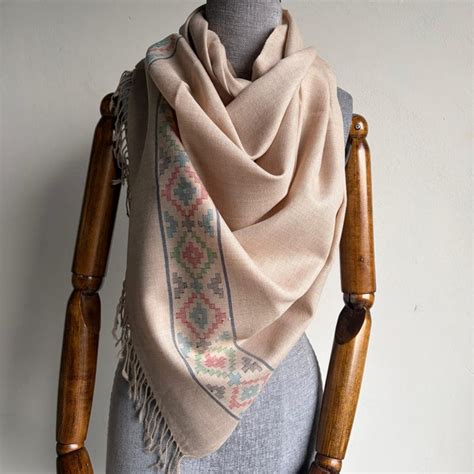 Hand Woven Pure Merino Wool Kullu Stole – Bhuttico Shawls