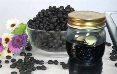 黑豆泡醋的功效与作用 黑豆泡醋的正确做法 - 致富热