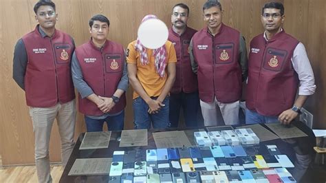 दिल्ली में अंतरराष्ट्रीय मोबाइल चोरी गिरोह का भंडाफोड़, बांग्लादेश में ...