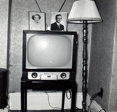 First TV Set 的图像结果