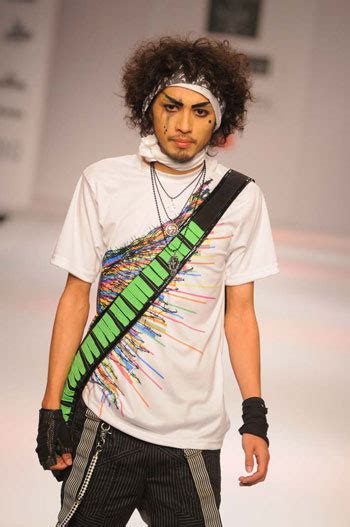 Gamchas, shorts call the shots at Men's FW - Rediff Getahead