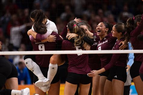 Kentucky Volleyball vs Texas A&M: NCAA Volleyball Championships 2025 ...