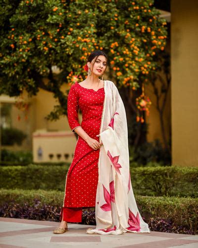 Buy Raspberry Handpainted Suit Set online in India at Best Price | Aachho