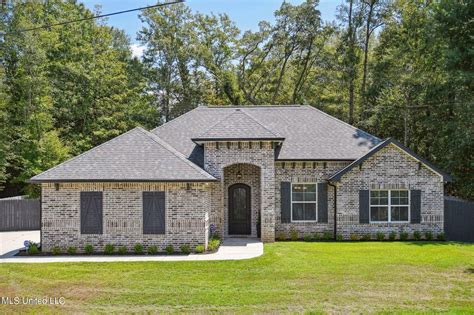 88150 Golf Club Dr, Diamondhead, MS 39525 - See Est. Value, Schools & More