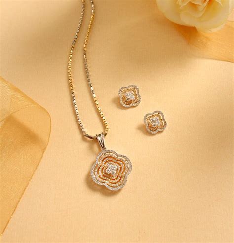 Buy Real Diamond Pendant set Online | Real Diamond Pendant set by Manubhai.
