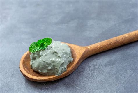 5 वैज्ञानिक होममेड क्ले मड फेस मास्क जो स्किन को डिटॉक्स करने में ...