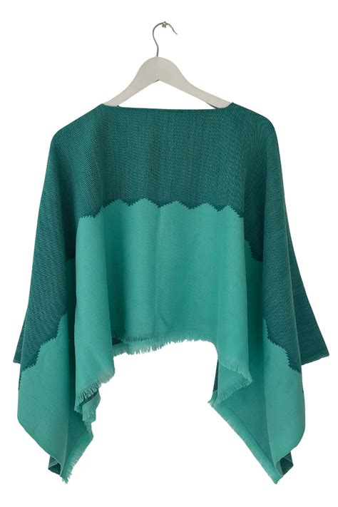 Valley Wind Wool Poncho Aranya – JULAHAS