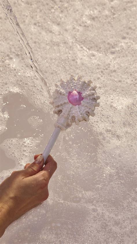 Glinda's Wand Bubble Wand | LUSH