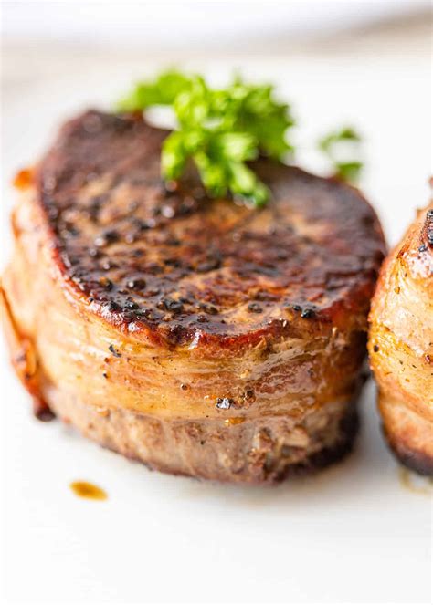 how to cook bacon-wrapped filet mignon in a pan