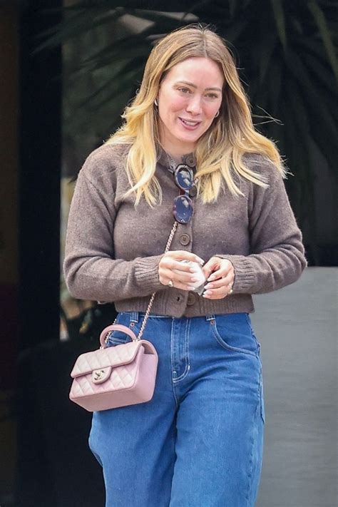 Hilary Duff Spotted Running Errands in Studio City - 03.28.2025 ...
