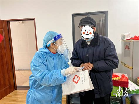 东莞社工日记|每天“跑腿”10小时为管控区居民送药，“帮到大家心里很踏实”_张碧_社区_疫情