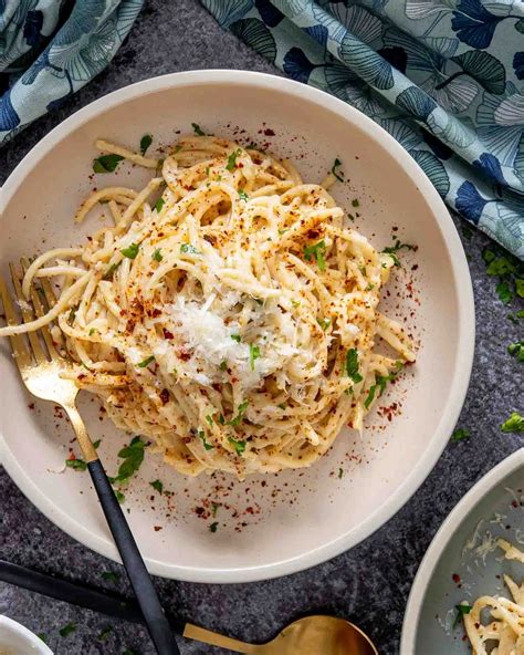 Creamy Garlic Butter Spaghetti - Craving Home Cooked