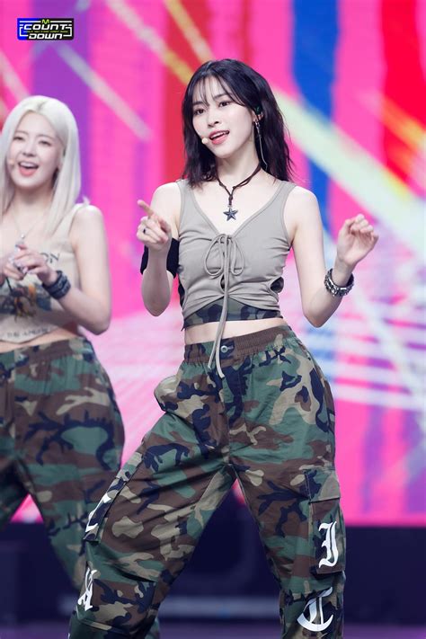230829 ITZY - CAKE (230824 M Countdown Stage Pics) : r/ITZY