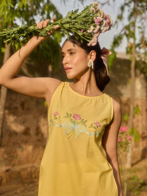 Buy Women's Cotton Embroidered Kurta Set Online in India | Anayna