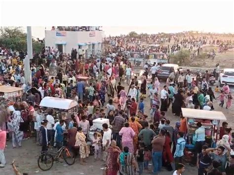 Thousands of people enjoyed the view as the sea reached Danka ...