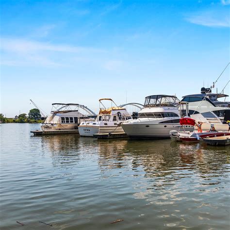 Metro Navy Yard-Ballpark Station - The Yards