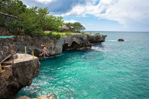 Cliff Jumping In Jamaica: Tips & Insights to know before you leap
