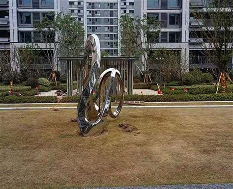 大型不锈钢雕塑定制校园房地产园林广场金属城市地标户