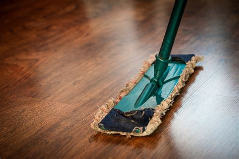 6 All Natural Floor Cleaners - DIY Recipes For A Green Clean