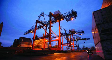 Red Hook, Brooklyn's last port, is clinging to a site coveted by ...