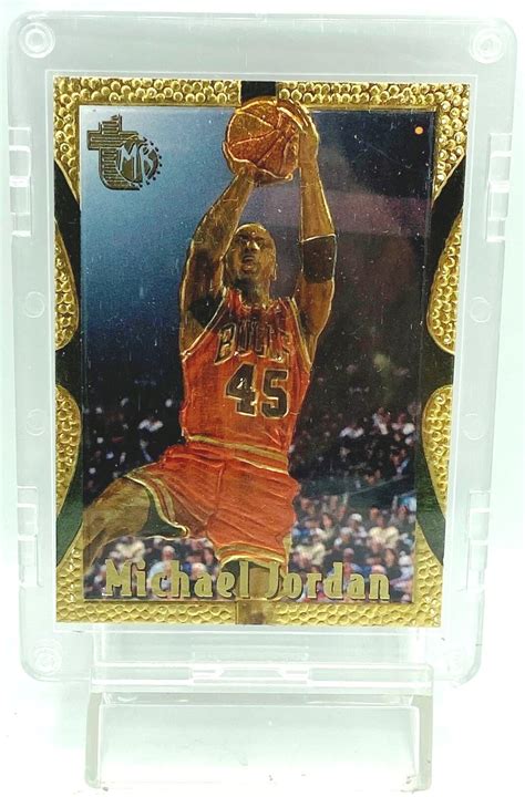1995 Topps MB Michael Jordan Gold #121 Jersey #45 Embossed Print