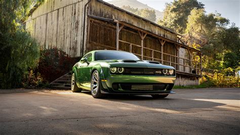 Dodge Challenger 2022 Hellcat Wallpaper