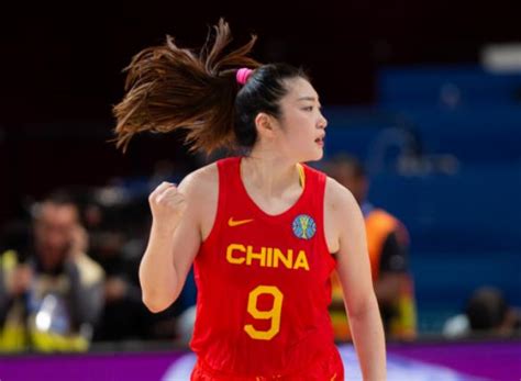中国女篮：李梦因发烧将在对阵澳洲比赛中保留性出场 | 体育大生意