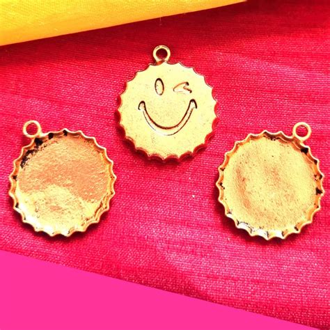 5 PIECES PENDANT CHARMS BEZEL SETTINGS FOR JEWELRY MAKING, AS PER PHOT ...