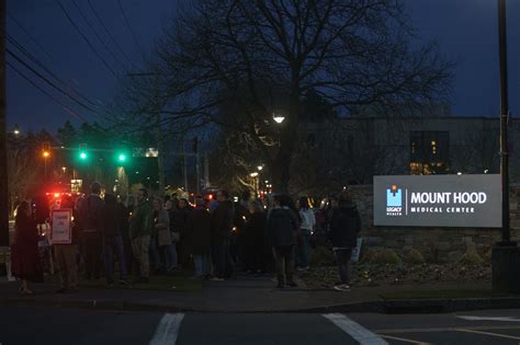 Legacy Mount Hood Medical Center protest - oregonlive.com