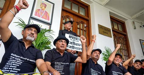 Delhi: Four BJP MLAs marshalled out of Assembly after they object to ...