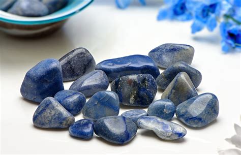 https://cdn.shopify.com/s/files/1/2508/2556/collections/blue_quartz_tumbled_2048x.jpg?v=1551584706