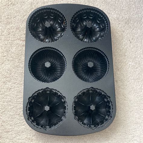 NordicWare Mini Bundt 6 Cup, 1.8 L Metal Bundtlette Pan in 2025 ...