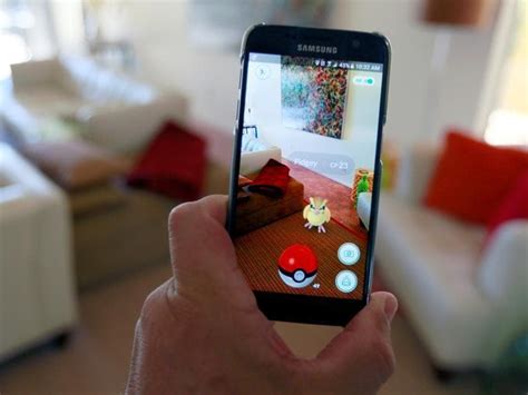 Pokemon Go craze crashes Aussie servers, draws police warnings (HT Tech)