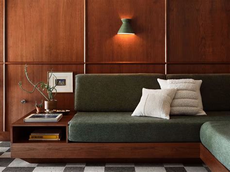 Fixer Upper: The Lakehouse—Part 2 | Built in sofa, Interior design ...