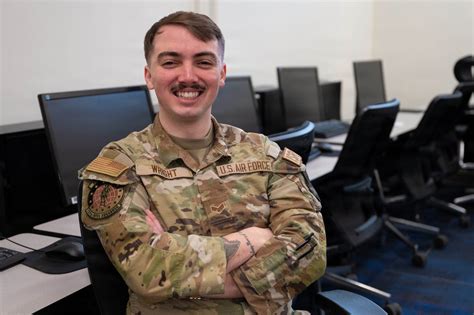 Massachusetts Guardsman advances AI innovation through fellowship ...