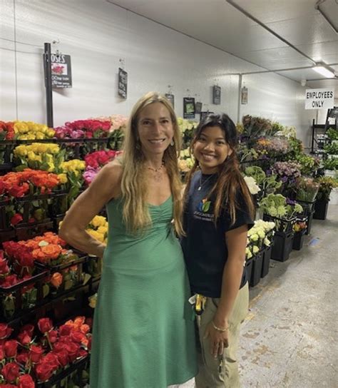 A Visit with Mosmiller Intern, Gabriella, at Jacksonville Flower Market ...