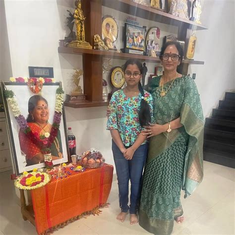 Syamala Devi : రాజేంద్రప్రసాద్ కూతురికి నివాళులు అర్పించి ...