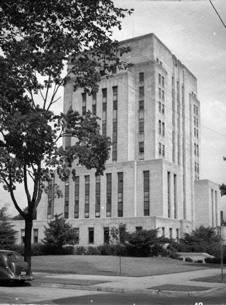 Racine County Court House | Photograph | Wisconsin Historical Society