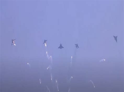 Rafale leads 'Vijay' formation, IAF's might on full display at 88th Air ...