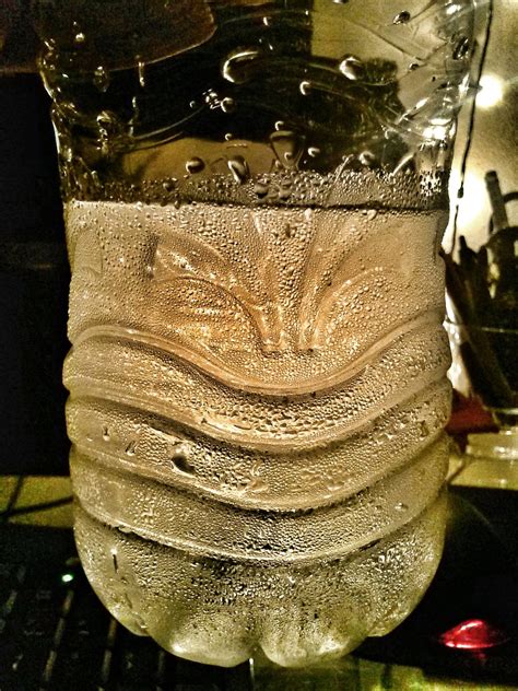 Con-den-sation (((sation))) : r/pics