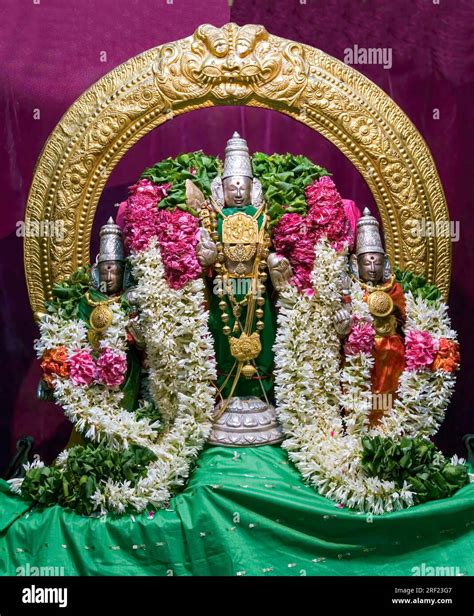 Lord Murugan With Valli Wallpapers FRAMTASTIC Lord Murugan Valli