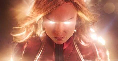 Brie Larson Posed With A Lightsaber & Fans Now Want Captain Marvel In A ...