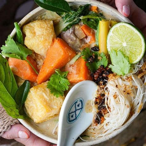 Ca Ri Chay (Vegan Vietnamese Curry Recipe) - Cup of Yum