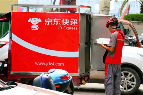 美团跑腿在上海推出“专人直送”功能，骑手单次只为该笔订单服务_腾讯新闻
