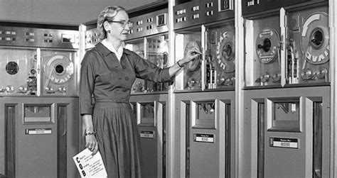 Grace Hopper JavaScript App 的图像结果