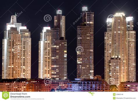 蓝色商务中心现代莫斯科俄国摩天大楼色彩 库存图片. 图片 包括有 著名, 外部, 拱道, 封锁, 大厦, 现代 - 43265425